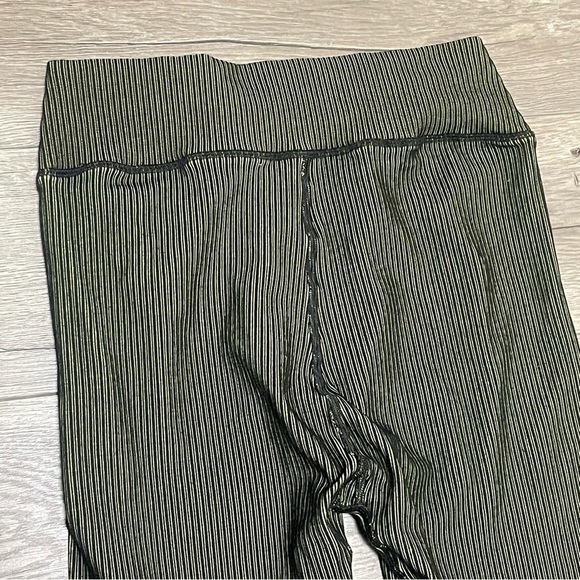 Good American Size 4/5 High Rise Legging Black Green Striped Ribbed. - Picture 5 of 8